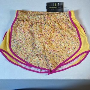 New Nike Women Dri-fit Shorts Size S